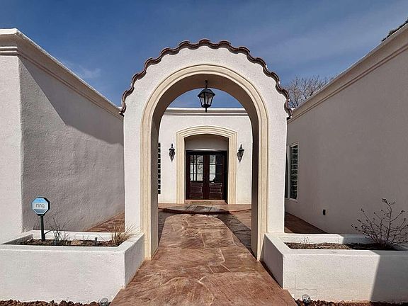 2nd image of 7433 El Morro Rd NE