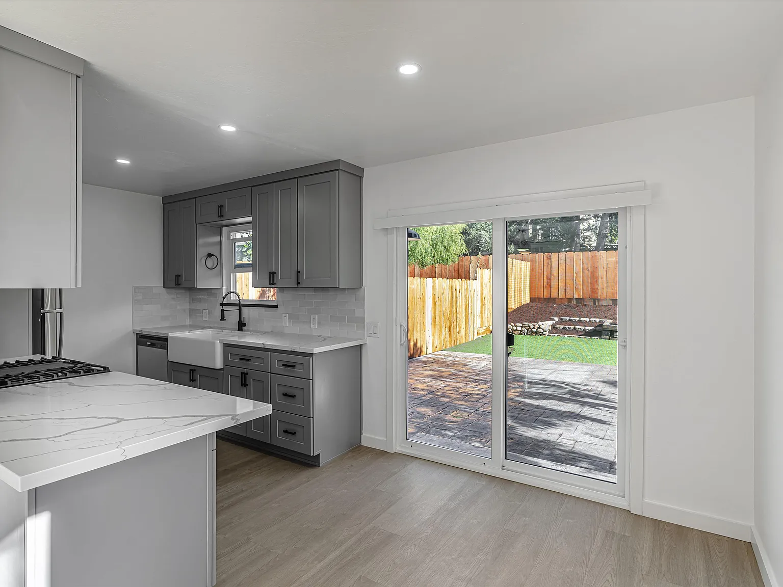 1456 Plumas Ln — Photo 4