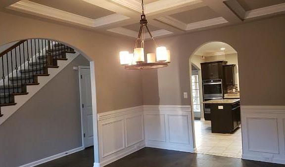 3rd image of 1590 Raven Rd