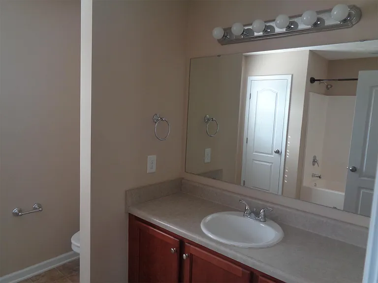 184 Roanoke Dr — Photo 8