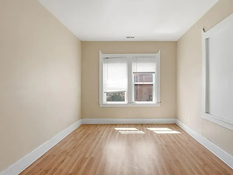 2605 Washington Ave — Photo 9