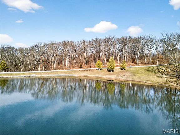 2nd image of 35 Woodline Dr