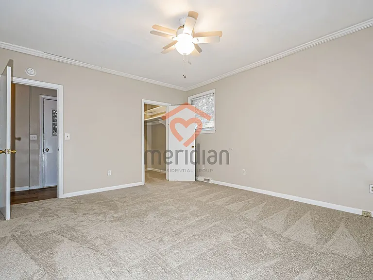 931 Ashley Ave — Photo 8