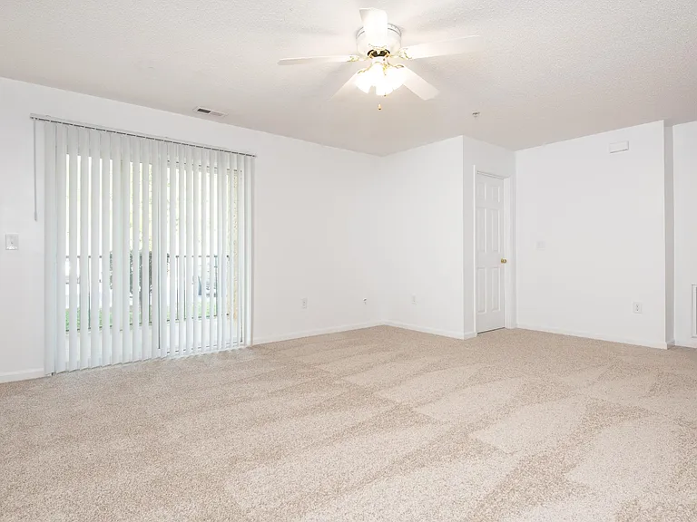 Crown Point at Kingsport Drive — Photo 40