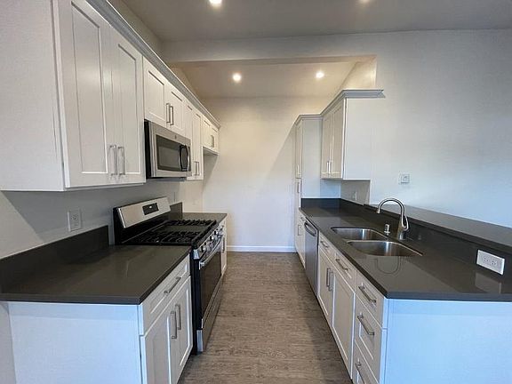 4th image of 501 Avenue G APT 10