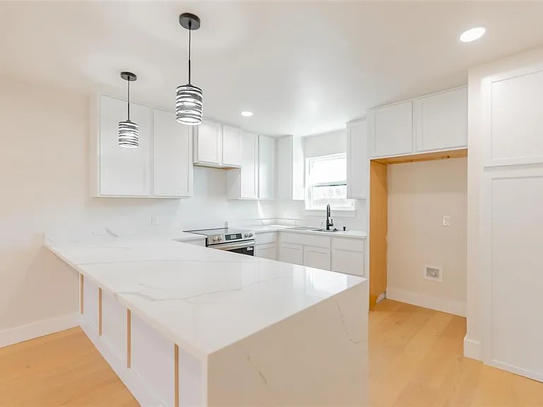 705 W Highpoint Dr #C — Photo 10