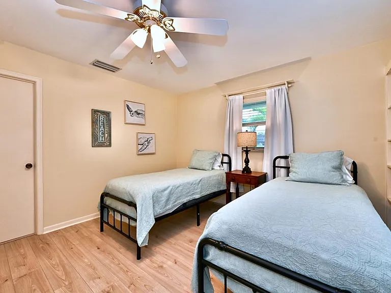 129 Alhambra Pl — Photo 15