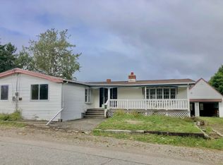 27 Lincoln St, Eastport, ME 04631