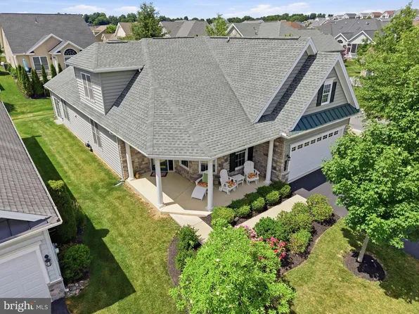 1063 Presidents Dr, Lititz, PA 17543