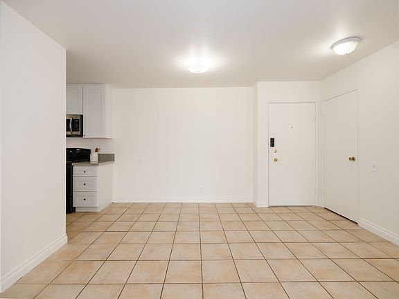 5th image of 5460 White Oak Ave #301K