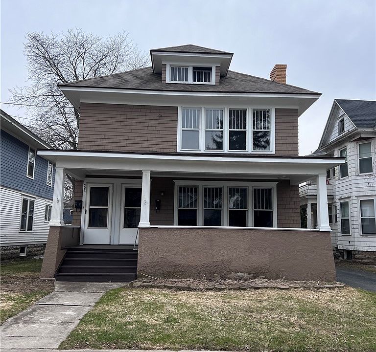 1st image of 400 Brainard St