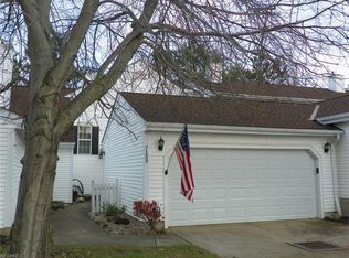 7133 W Cross Creek Trl, Brecksville, OH 44141