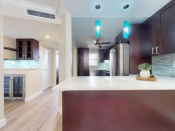 4th image of 740 E Ocean Avenue #305
