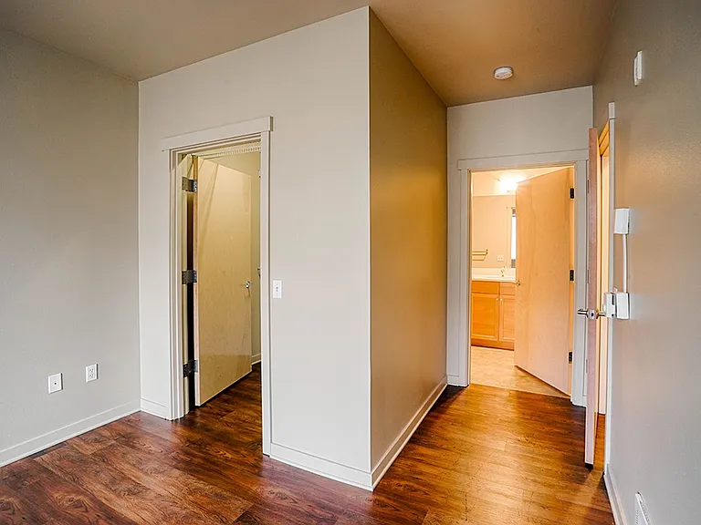 Saxe Apartments — Photo 65