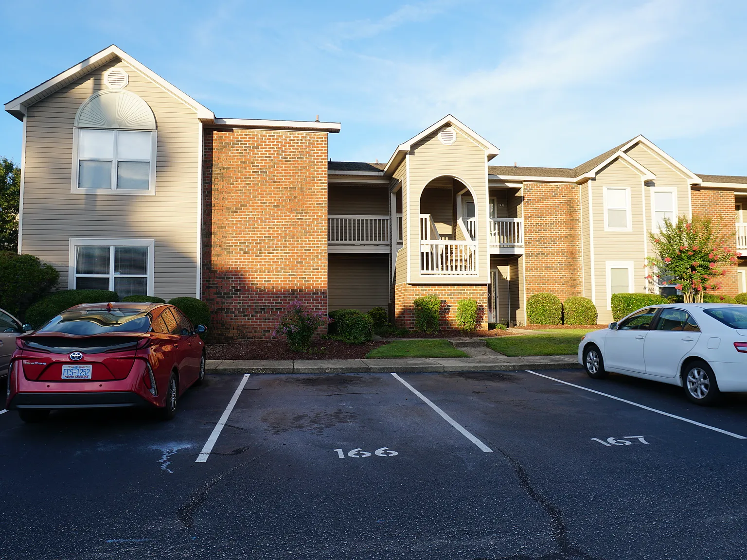2 bed, 2.0 bath, 1129 sqft, $1,000 — Photo 1