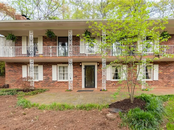 226 Lark Cir, Clemson, SC 29631