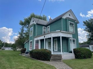 204 Ashmore Rd, Oakland, IL 61943