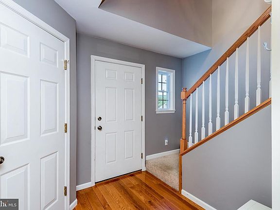 3rd image of 209 Fawn Ct