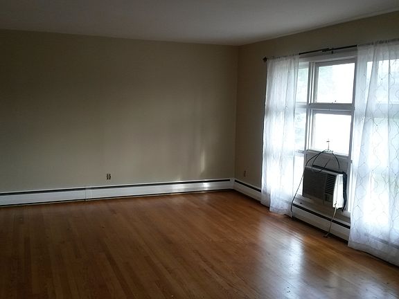 3rd image of 39 Wertman Ln