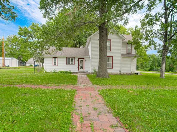 702 E Wea St, Paola, KS 66071