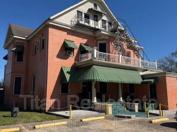 218 W Saint Peter St, New Iberia, LA