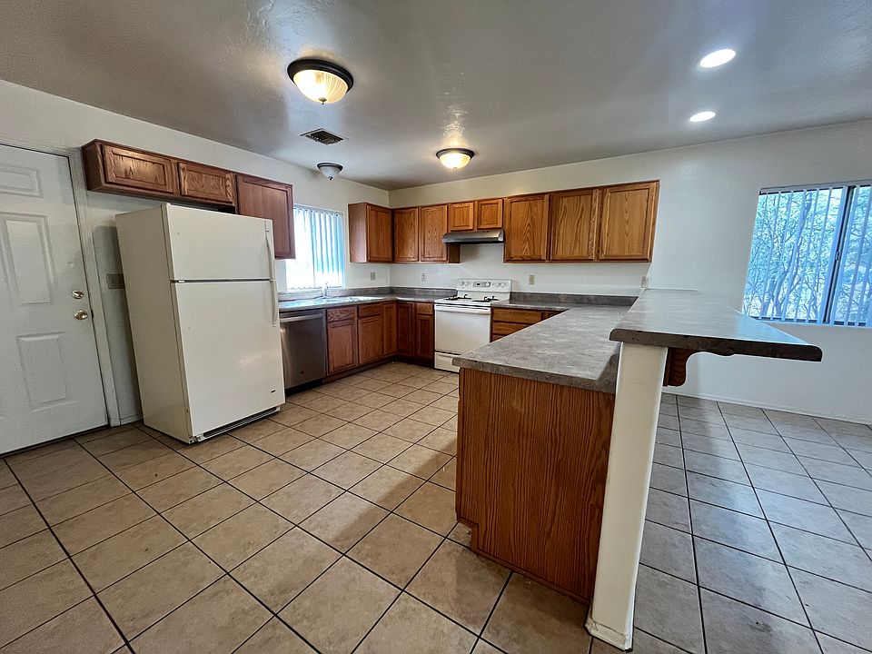 1st image of 1102 E Halcyon Rd Unit 202