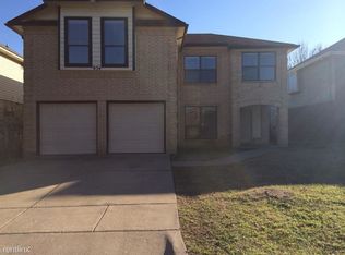 934 Ashmount Ln, Arlington, TX 76017