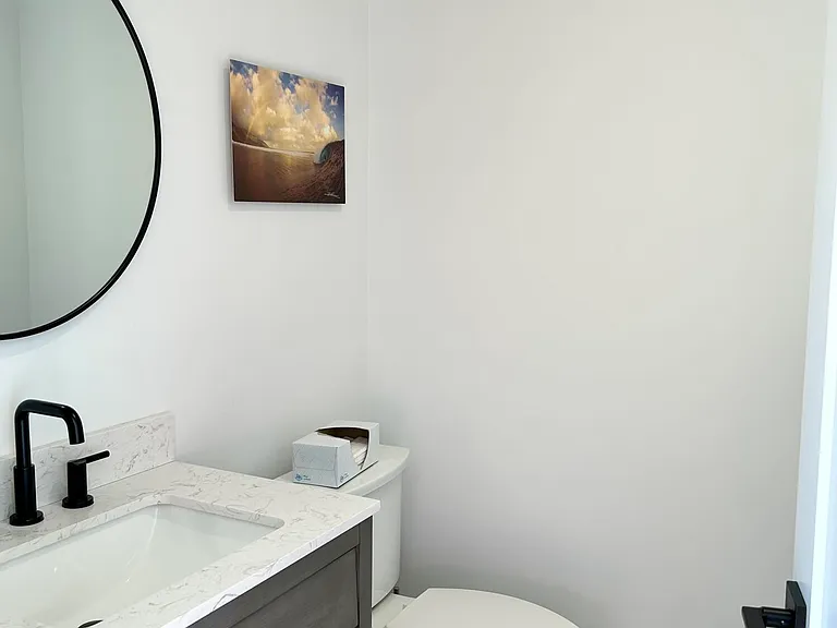 411 Sylvania Ave — Photo 14