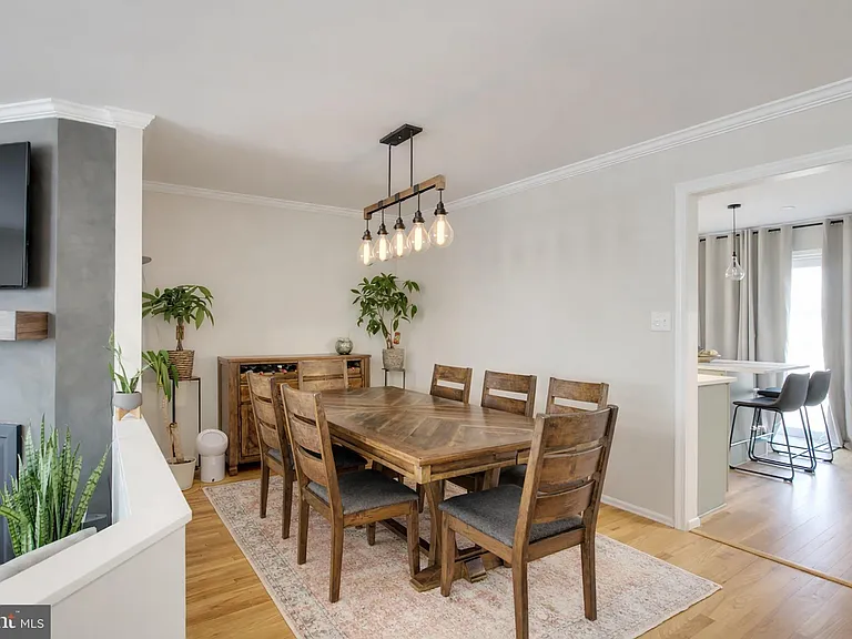 708 Kings Croft — Photo 9