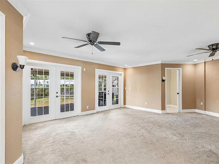 1230 15th Ct SW — Photo 5