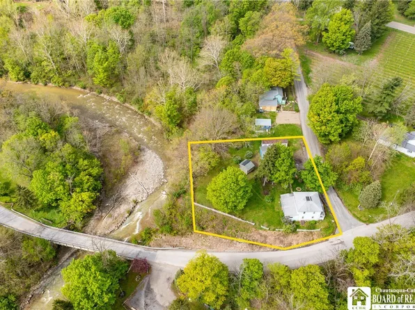 2 Campbell St W, Westfield, NY 14787