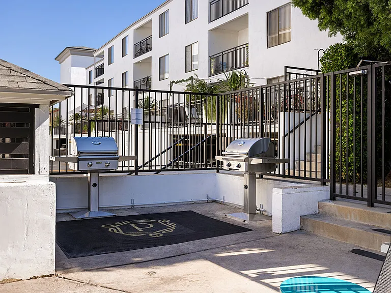 The Plaza at Canoga Park — Photo 12