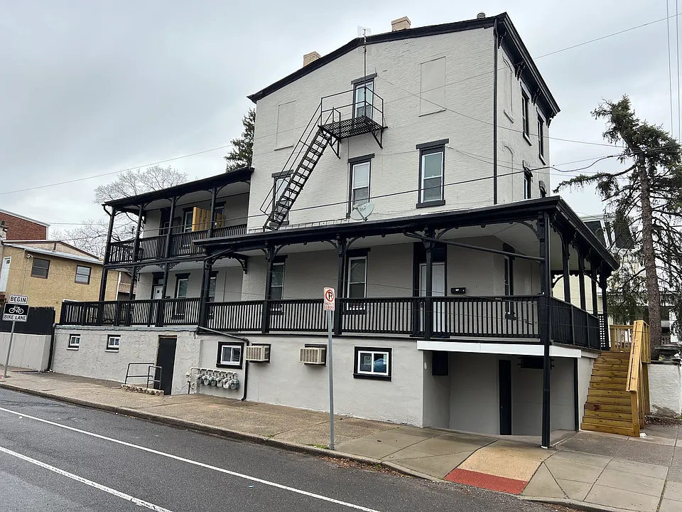 253 N York Street