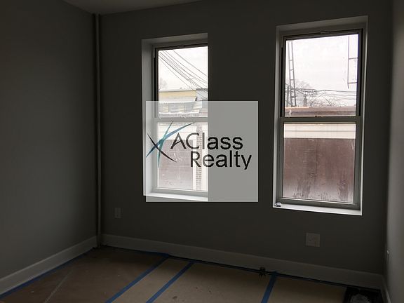 5th image of 3070 37th St APT 2R