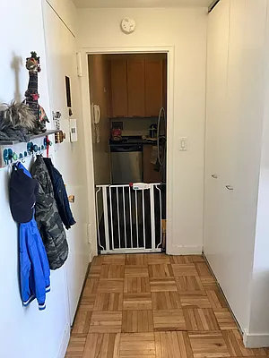 Rented by Green Line Realty | media 16