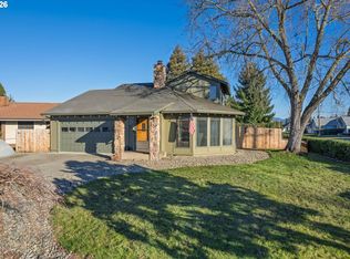 1205 NW Littlewood Ct, Roseburg, OR