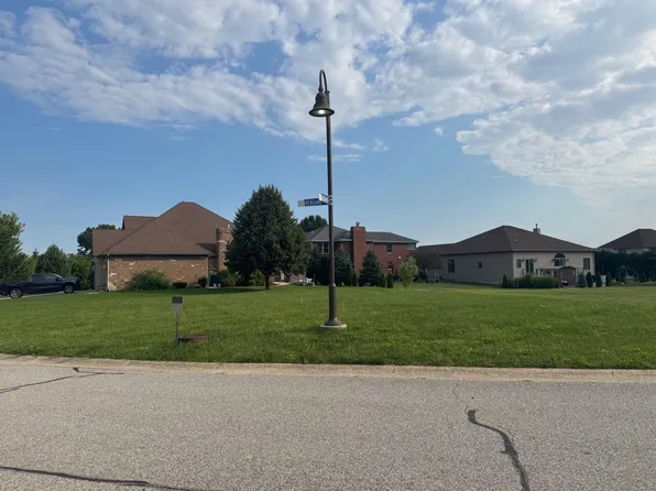 97 Bergamo Ln, Crown Point, IN 46307