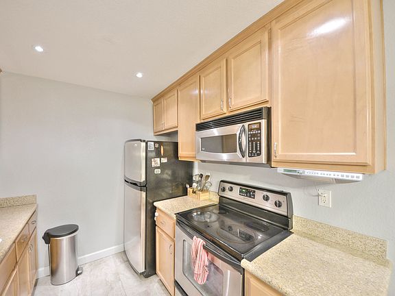5th image of 2705 Somerset Park Cir
