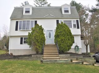 7 Buckingham Rd, Wilmington, MA 01887