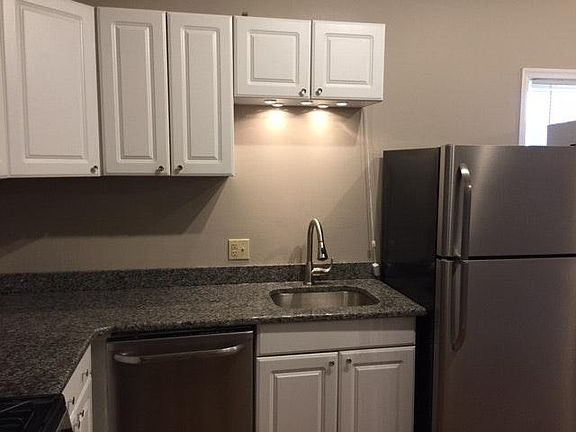 3rd image of 214 Bridge St APT 4