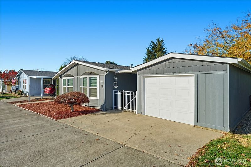 3rd image of 1352 Rancho Villa