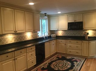 17 Spring Valley Rd, Worcester, MA 01609