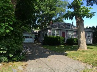 12 Merriweather Ave, Narragansett, RI 02882