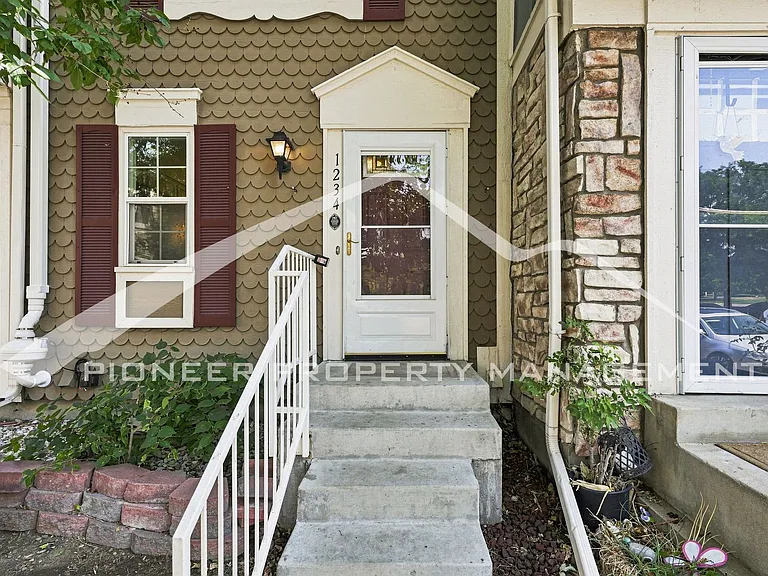 1234 S Idalia St — Photo 2