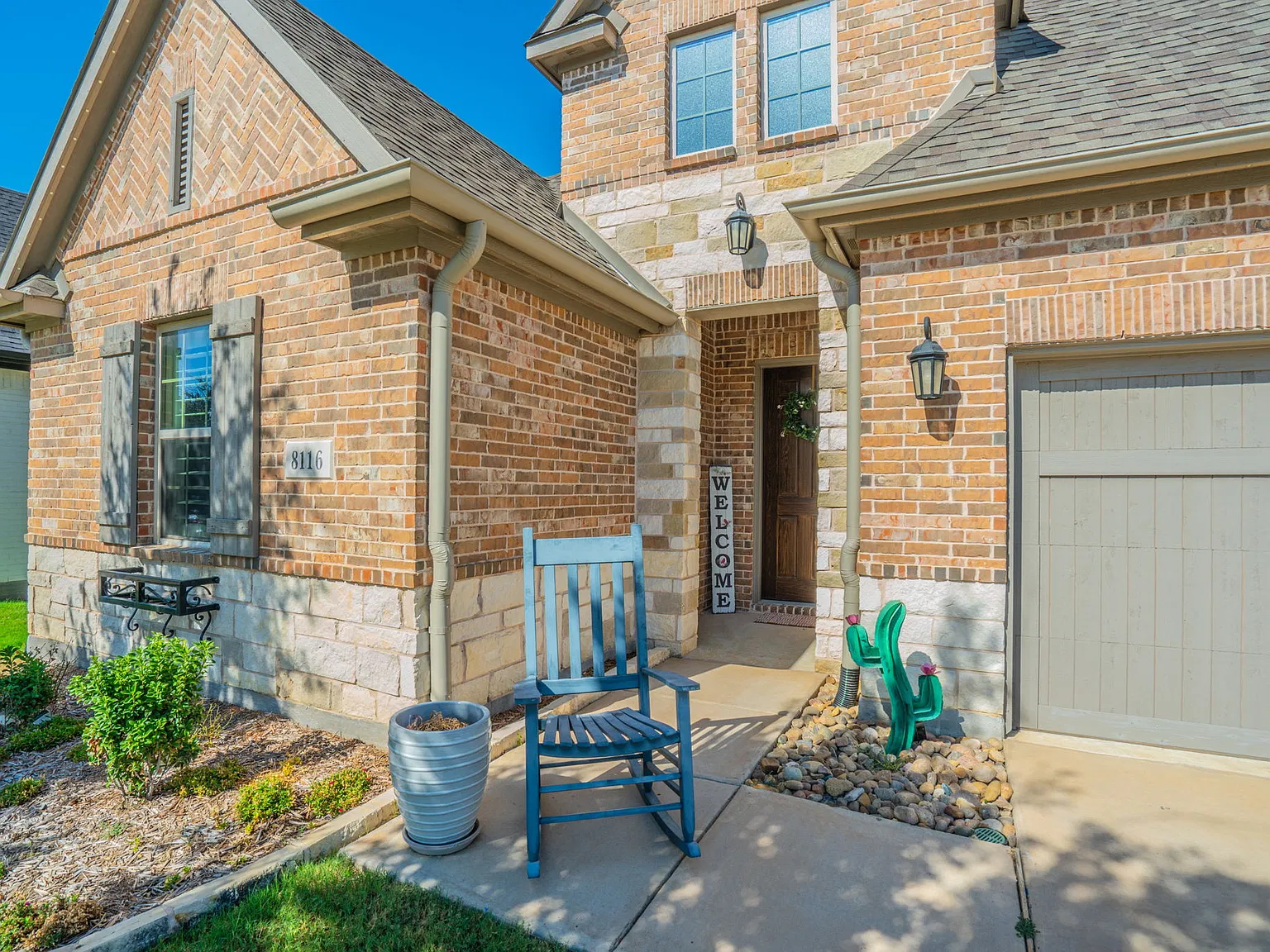 3 bed, 2192 sqft, $3,500 — Photo 3