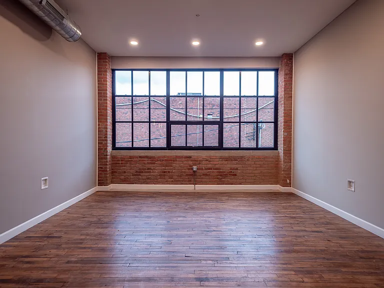 3800 Euclid Ave #105 — Photo 14