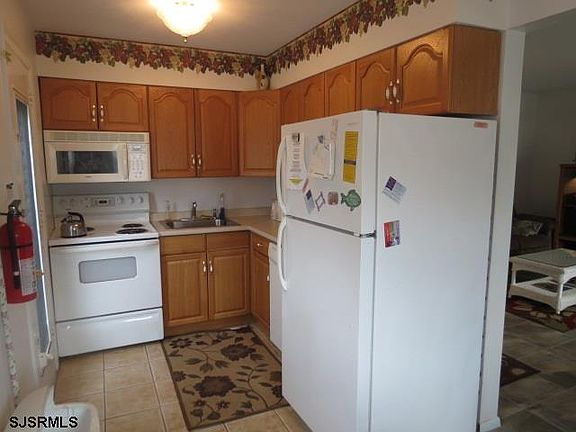 4th image of 2937 West Ave #1