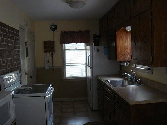 2nd image of 4637 W Crawford Ave