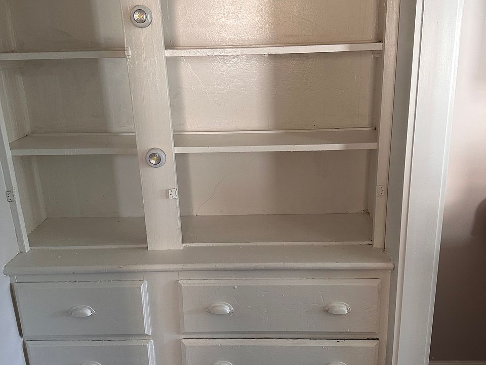 PANTRY / LINNING CUPBOARD STORAGE