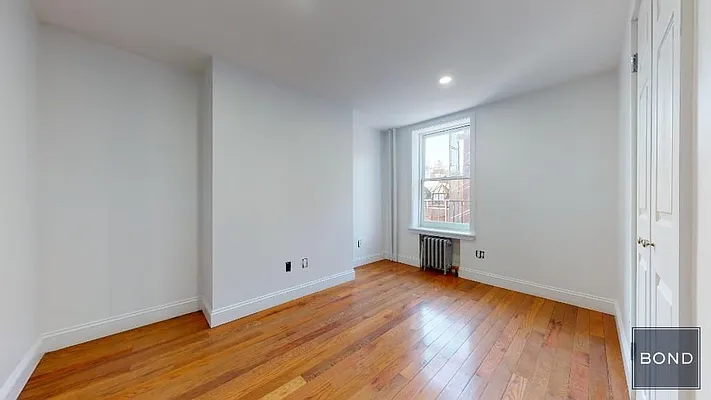 Rented by Bond New York | media 29